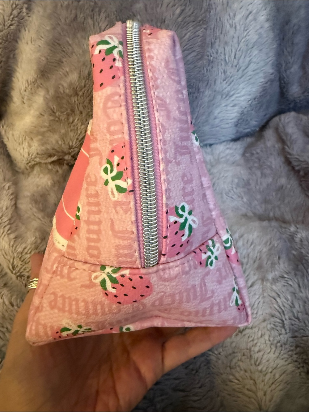 Juicy Couture Pink Strawberry Print Cosmetic Pouch NWT - Picture 12 of 12